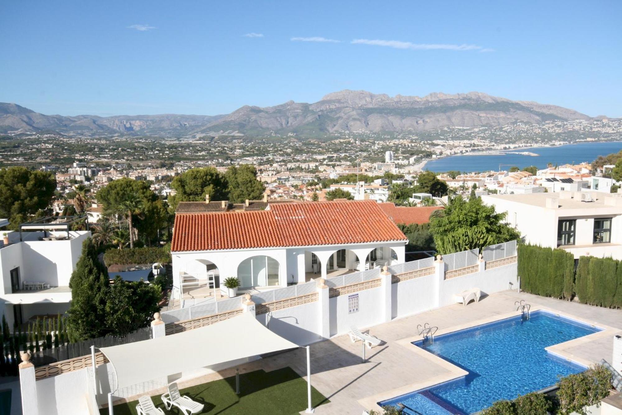فيلا Magnificent View And Pool البير المظهر الخارجي الصورة